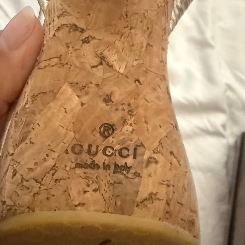 Gucci Brown Box with Gold Logo. They’re like new but cork got ruined in the box - Picture 9 of 16